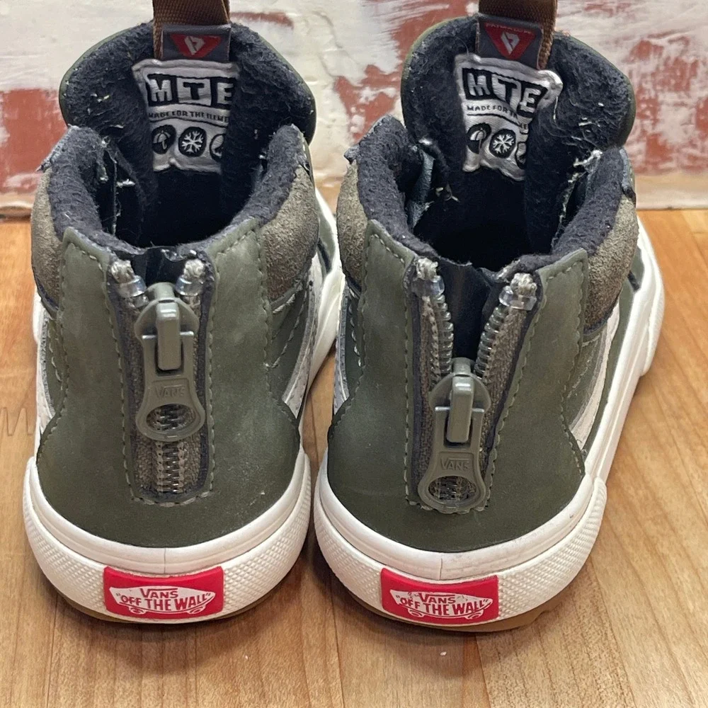 Vans Sk8-Hi MTE Toddler Size 6.5 Olive Green High Top Zip Sneakers 721454
